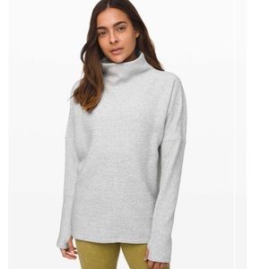 Lululemon along the way Mock Neck long sleeve